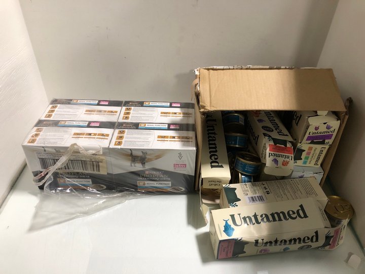 Lot 1321  
            Marchington SR13 - Parcel Delivery Only 

                
QTY OF ASSORTED PET FOOD TO INCLUDE UNTAMED 7 PACK CAT FOOD IN BROTH IN CHICKEN B...