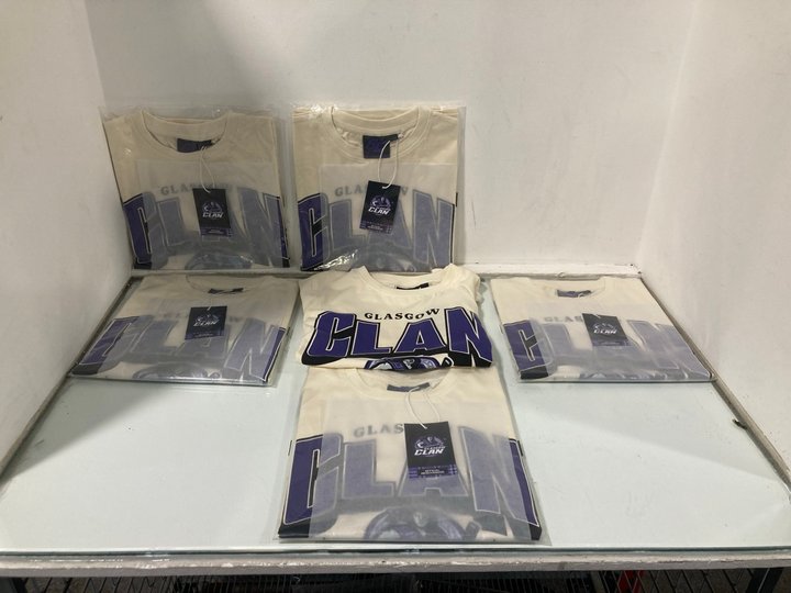 Lot 1341  
            Marchington SR13 - Parcel Delivery Only 

                
6 X GLASGOW CLANS ICE HOCKEY TEAM CHILDRENS T-SHIRTS IN CREAM/PURPLE-AGE 7-8 YRS:...