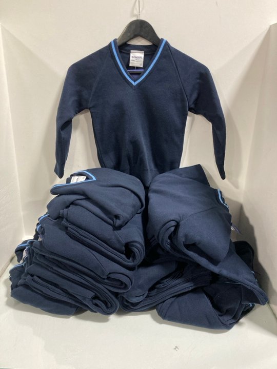 Lot 1418  
            Marchington SR13 - Parcel Delivery Only 

                
QTY OF V NECK SCHOOL JUMPERS IN NAVY-IN VARIOUS SIZES TO INCLUDE UK SIZES 26" AND...