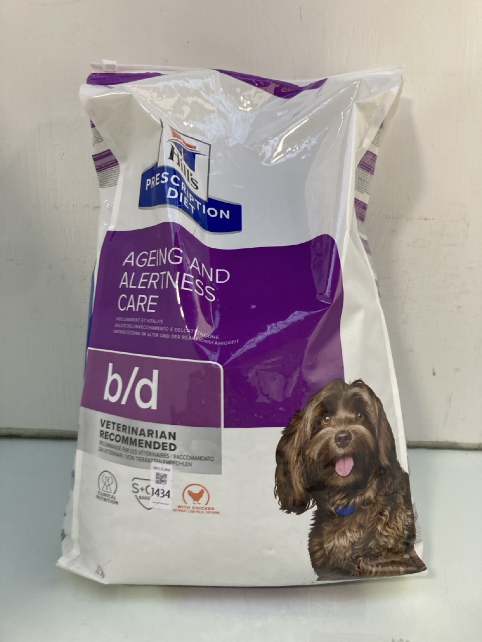 Lot 1434  
            Marchington SR13 - Parcel Delivery Only 

                
HILL'S 12KG AGEING AND ALERTNESS CARE DOG FOOD IN CHICKEN FLAVOUR - BBE: 12.26: L...