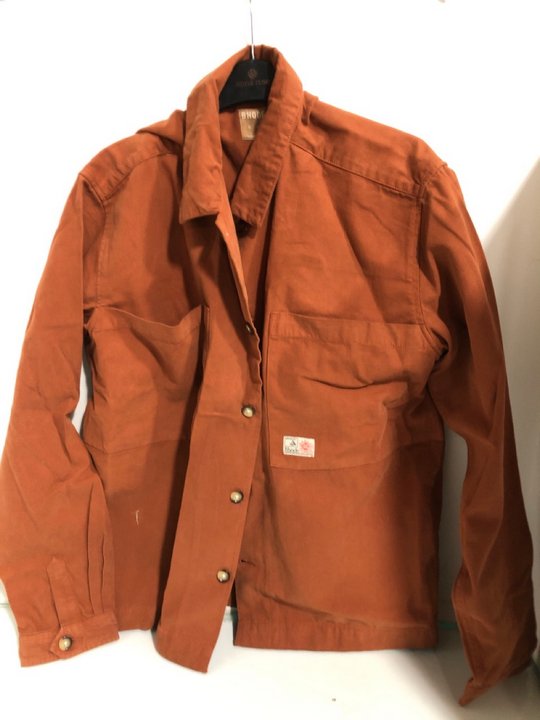 Lot 1477  
            Marchington SR13 - Parcel Delivery Only 

                
BHODE MENS BUTTON UP L/S SHACKET IN SAND - SIZE UK L: LOCATION - A2