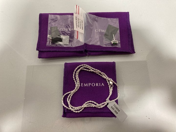 Lot 1507  
            Marchington SR13 - Parcel Delivery Only 

                
2 X GEMPORIA CHROME DIOPSIDE EARRINGS IN STERLING SILVER - 1.08CTS TO INCLUDE GEM...