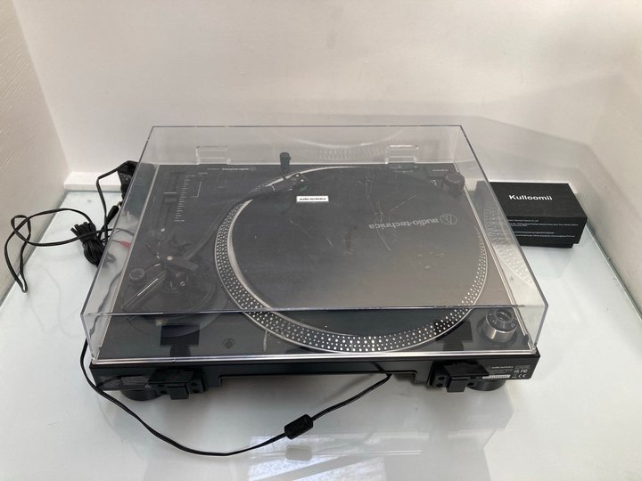 Lot 166  
            Marchington SR13 - Parcel Delivery Only 

                
AUDIO TECHNICA TURNTABLE WITH BLUETOOTH TO INCLUDE KULLOOMII CLEANING SET: LOCATI...