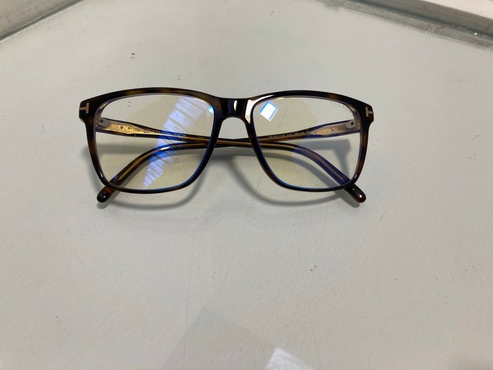 Lot 186  
            Marchington SR13 - Parcel Delivery Only 

                
TOM FORD TF5617-B BLUE CONTROL GLASSES-ORIGINAL RRP £299.00: LOCATION - C14