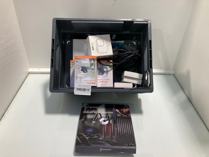 Lot 206  
            Marchington SR13 - Parcel Delivery Only 

                
QTY OF ASSORTED TECH ITEMS TO INCLUDE 2 X WINDOW SMART WI-FI CAMERAS: LOCATION - C14