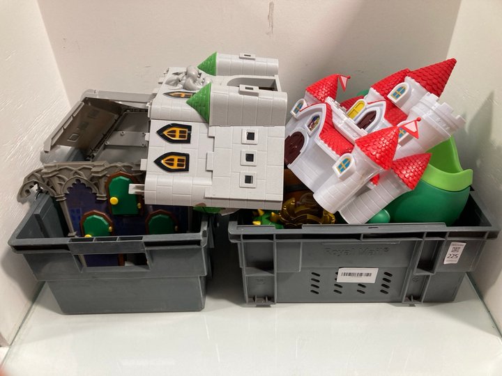 Lot 225  
            Marchington SR13 - Parcel Delivery Only 

                
SUPER MARIO BOWSER'S CASTLE PLAYSET: LOCATION - C13