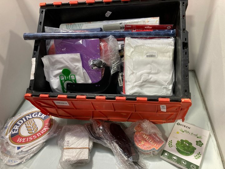 Lot 239  
            Marchington SR13 - Parcel Delivery Only 

                
QTY OF HOUSEHOLD ITEMS TO INCLUDE QUALTEX COOKER HOOD GREASE FILTERS: LOCATION - C12