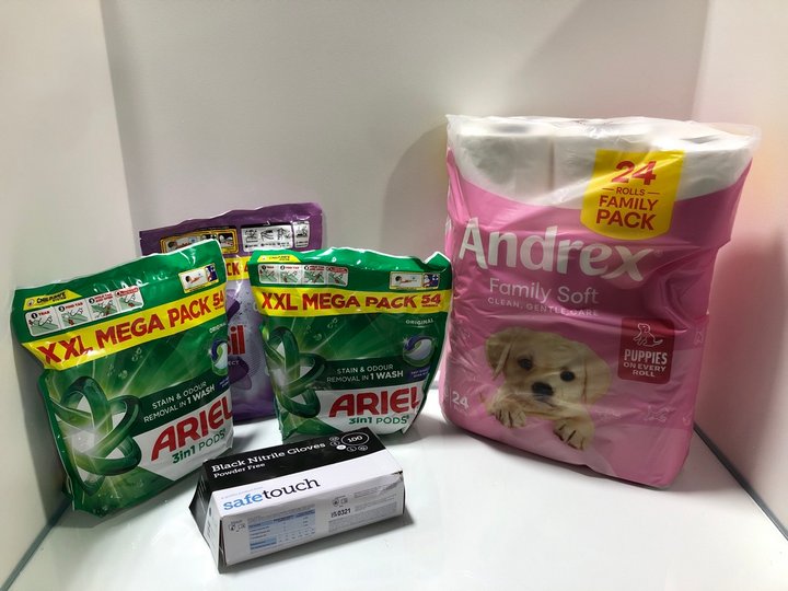 Lot 247  
            Marchington SR13 - Parcel Delivery Only 

                
QTY OF ASSORTED ITEMS TO INCLUDE MEDICAL CLASS 1 DISPOSABLE GLOVES - SIZE: MEDIUM...
