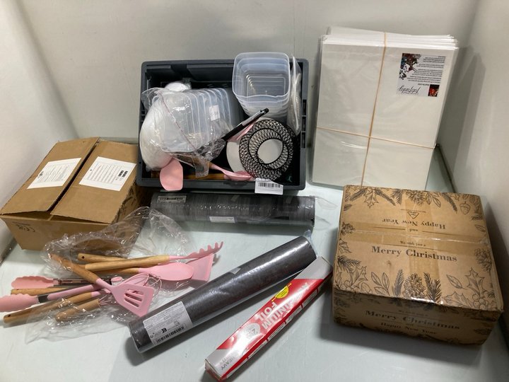 Lot 260  
            Marchington SR13 - Parcel Delivery Only 

                
QTY OF GENERAL ITEMS TO INCLUDE HEAVY DUTY ALUMINIUM FOIL: LOCATION - C11