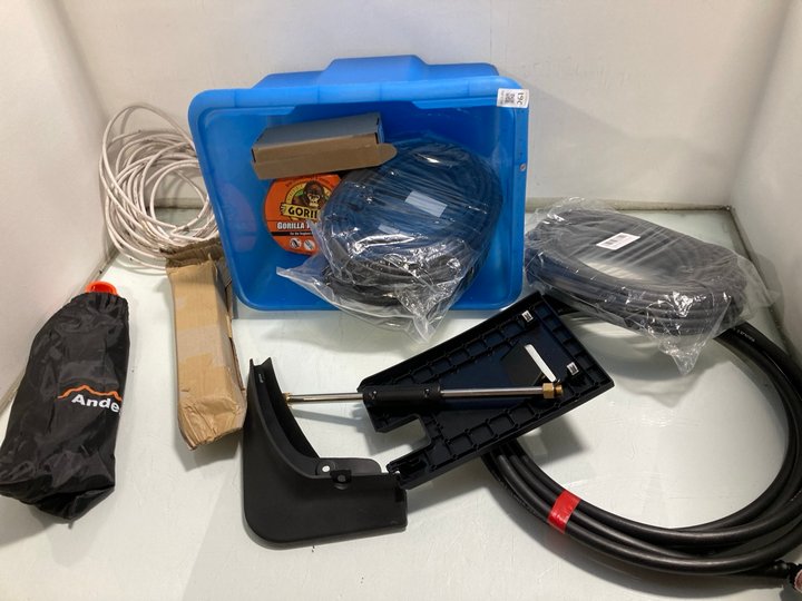 Lot 261  
            Marchington SR13 - Parcel Delivery Only 

                
QTY OF HARDWARE ITEMS TO INCLUDE GORILLA TAPE IN BLACK: LOCATION - C11