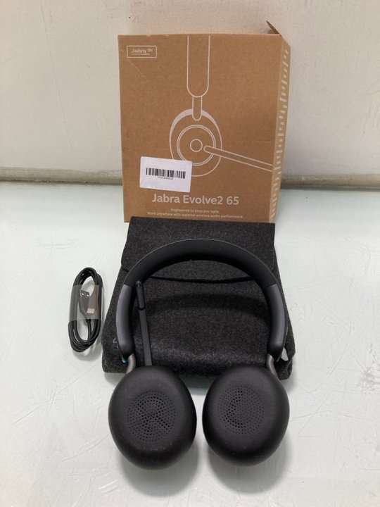 Lot 294  
            Marchington SR13 - Parcel Delivery Only 

                
JABRA EVOLVE2 65 MS TEAM STEREO HEADSET - ORIGINAL RRP: £170.00: LOCATION - C10