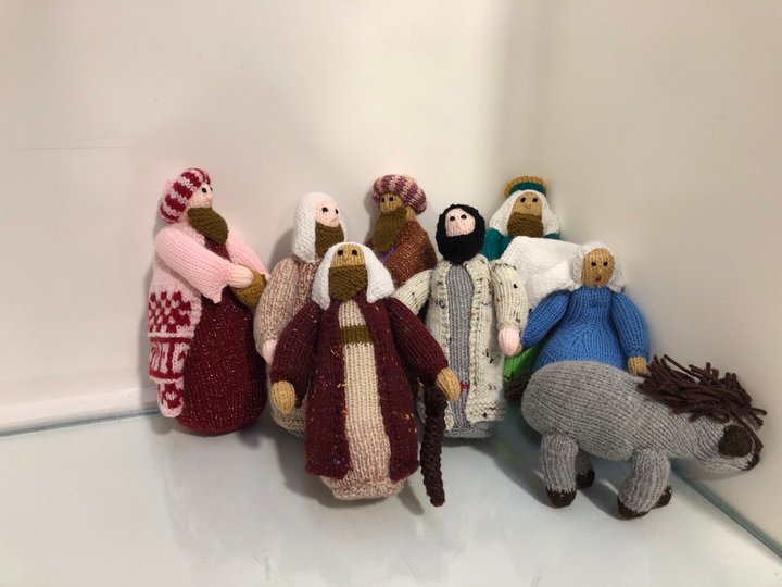 Lot 299  
            Marchington SR13 - Parcel Delivery Only 

                
QTY OF ASSORTED CROCHET CHRISTMAS FIGURES: LOCATION - C9