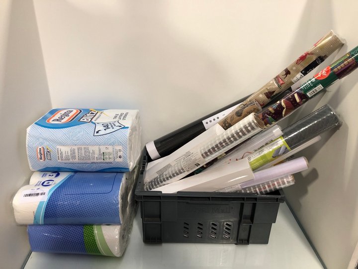 Lot 311  
            Marchington SR13 - Parcel Delivery Only 

                
QTY OF GENERAL ITEMS TO INCLUDE 4 X ROLLS OF ULTRA KITCHEN TOWELS: LOCATION - C9