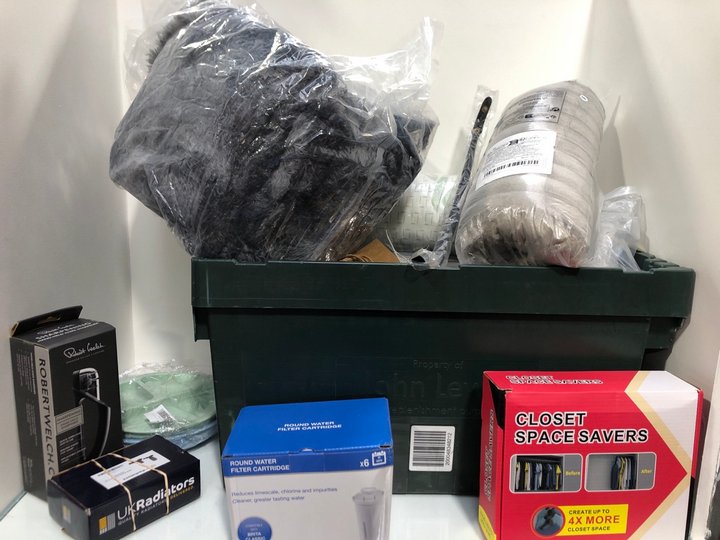 Lot 315  
            Marchington SR13 - Parcel Delivery Only 

                
QTY OF HOUSEHOLD ITEMS TO INCLUDE NON SLIP BABY PLATES IN GREEN AND BLUE: LOCATIO...