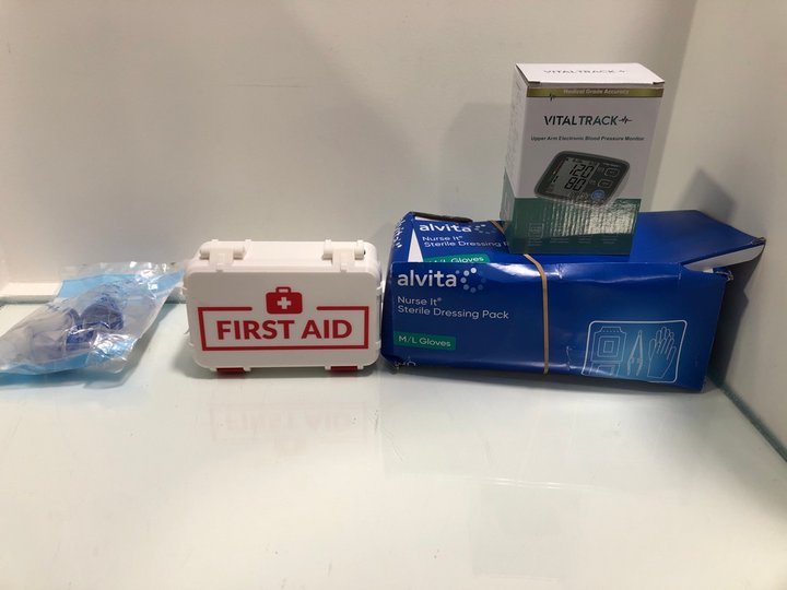 Lot 316  
            Marchington SR13 - Parcel Delivery Only 

                
5 X HEALTH CARE ITEMS TO INCLUDE VITAL TRACK UPPER ARM ELECTRONIC BLOOD PRESSURE ...