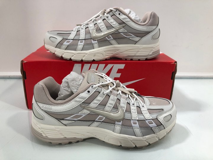 Lot 375  
            Marchington SR13 - Parcel Delivery Only 

                
NIKE P-6000 TRAINERS IN SAIL/LIGHT BONE-CREAM - SIZE UK MENS-5 WOMENS-5.5: LOCATI...