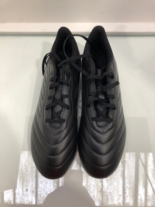 Lot 400  
            Marchington SR13 - Parcel Delivery Only 

                
ADIDAS GOLETTO VIII FOOTBALL BOOTS IN BLACK - SIZE UK 9: LOCATION - C4