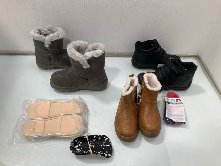 Lot 440  
            Marchington SR13 - Parcel Delivery Only 

                
QTY OF ASSORTED CHILDRENS FOOTWEAR IN VARIOUS SIZES TO INCLUDE UOVO VELCRO STRAP ...