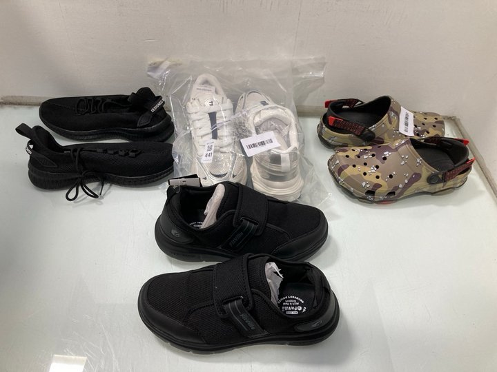 Lot 441  
            Marchington SR13 - Parcel Delivery Only 

                
4 X ASSORTED FOOTWEAR IN VARIOUS SIZES TO INCLUDE FITVILLE VELCRO SHOES IN BLACK ...
