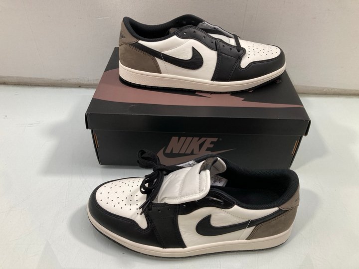 Lot 443  
            Marchington SR13 - Parcel Delivery Only 

                
NIKE AIR JORDAN 1 RETRO LOW OG TRAINERS IN SAIL/BLACK-DARK MOCHA - SIZE UK 10 - O...