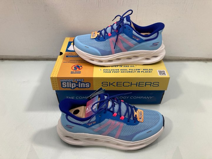 Lot 448  
            Marchington SR13 - Parcel Delivery Only 

                
SKECHERS CUSHIONING GLIDE-STEP TRAINERS IN LIGHT BLUE - SIZE UK 7: LOCATION - C2