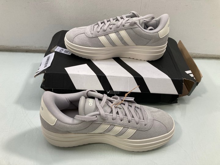 Lot 454  
            Marchington SR13 - Parcel Delivery Only 

                
ADIDAS VL COURT BOLD TRAINERS IN GREY/CREAM - SIZE UK 6: LOCATION - C2