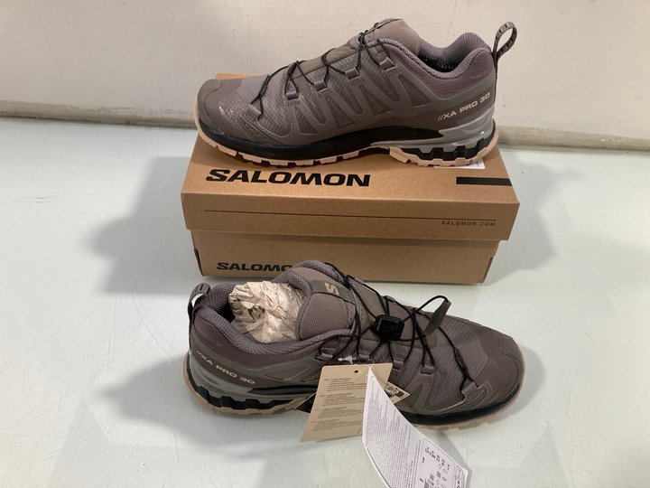 Lot 461  
            Marchington SR13 - Parcel Delivery Only 

                
SALOMON XA PRO 3D V9 GTX TRAINERS IN PLUM KITTEN/BLACK/GULL - SIZE UK 5 - ORIGINA...