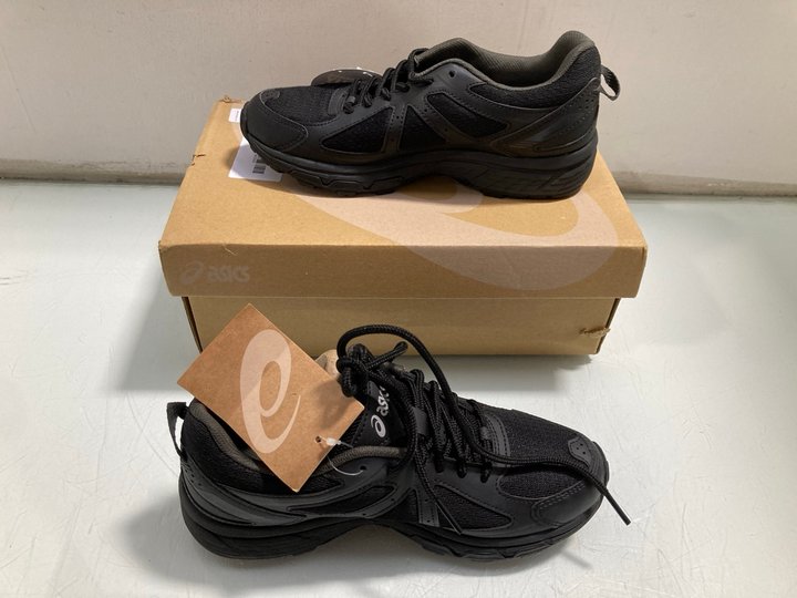 Lot 463  
            Marchington SR13 - Parcel Delivery Only 

                
ASICS CHILDRENS GEL-VENTURE 6 GS TRAINERS IN BLACK - SIZE UK 4: LOCATION - C2
