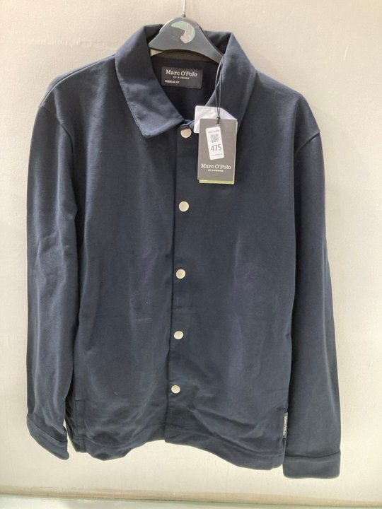 Lot 475  
            Marchington SR13 - Parcel Delivery Only 

                
MARC O'POLO MENS BUTTON UP SHACKET IN NAVY - SIZE UK M - ORIGINAL RRP £145.95: LO...