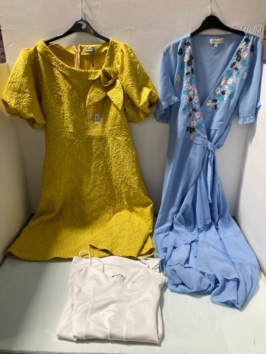 Lot 478  
            Marchington SR13 - Parcel Delivery Only 

                
3 X ASSORTED WOMENS CLOTHING IN VARIOUS SIZES TO INCLUDE BERSHKA STRAPPY DRESS IN...