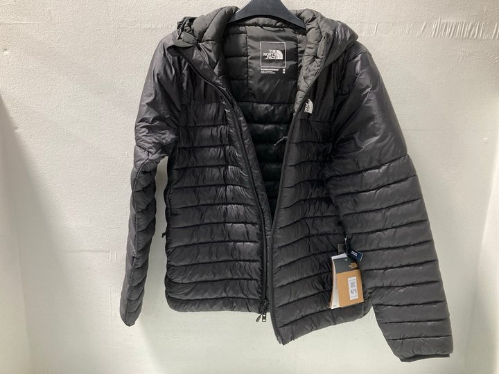 Lot 479  
            Marchington SR13 - Parcel Delivery Only 

                
THE NORTH FACE TERRA PEAK HOODIE IN BLACK - SIZE UK M - ORIGINAL RRP £150: LOCATI...