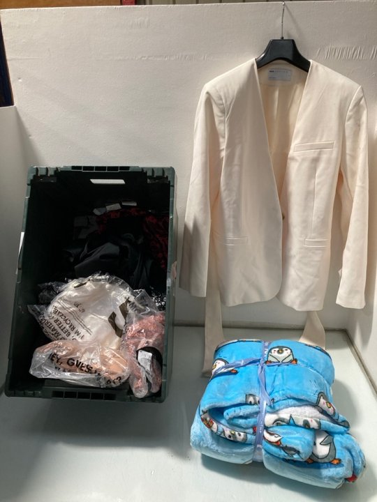 Lot 484  
            Marchington SR13 - Parcel Delivery Only 

                
QTY OF ASSORTED WOMENS CLOTHING IN VARIOUS SIZES TO INCLUDE TOPSHOP L/S DRESS IN ...