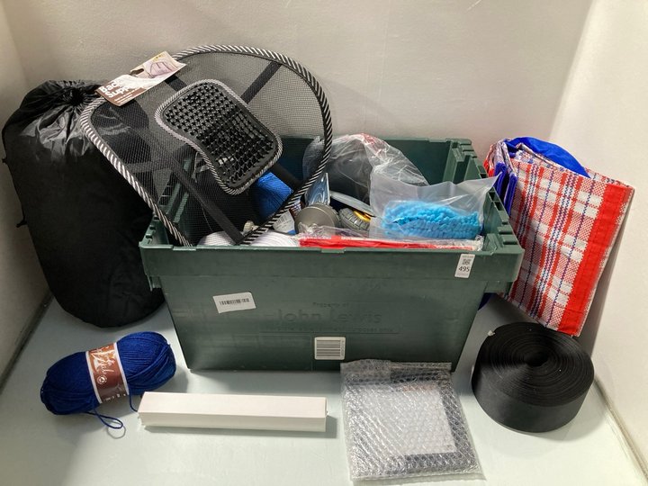 Lot 495  
            Marchington SR13 - Parcel Delivery Only 

                
QTY OF GENERAL ITEMS TO INCLUDE STYLECRAFT CROCHET YARN IN NAVY: LOCATION - B1