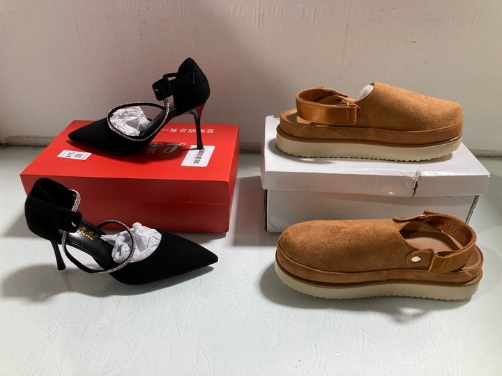 Lot 514  
            Marchington SR13 - Parcel Delivery Only 

                
LANSINI WOMENS BLACK HEELED SHOES - EU SIZE: 34 TO INCLUDE FAUX SUEDE SLIP ON CLO...