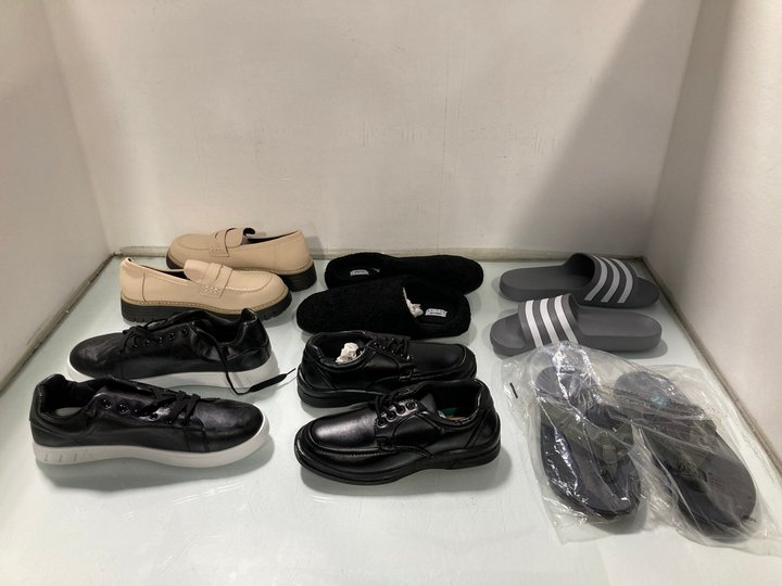Lot 520  
            Marchington SR13 - Parcel Delivery Only 

                
6 X ASSORTED MENS SHOES IN VARIOUS SIZES TO INCLUDE ASOS DESIGN MULE SLIPPERS IN ...