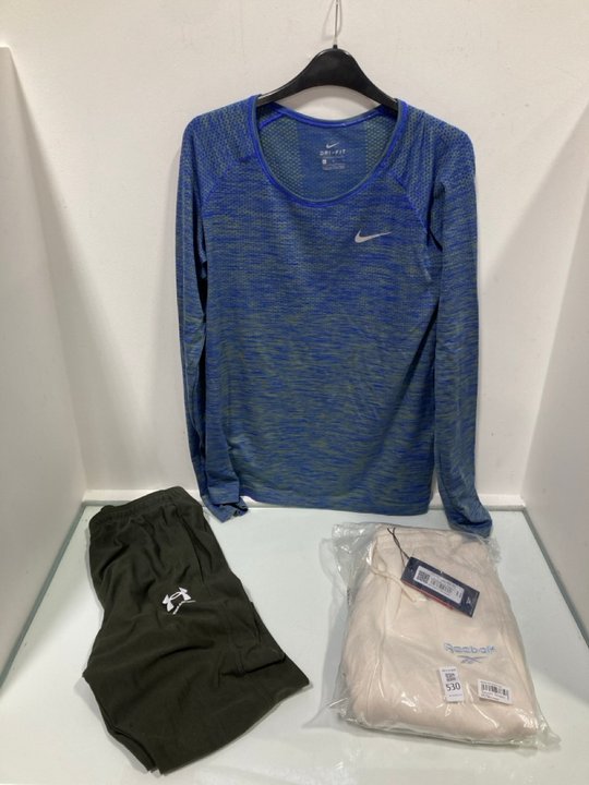 Lot 530  
            Marchington SR13 - Parcel Delivery Only 

                
3 X ASSORTED MENS CLOTHING IN VARIOUS SIZES TO INCLUDE REEBOK RETRO WIDE LEG CREA...