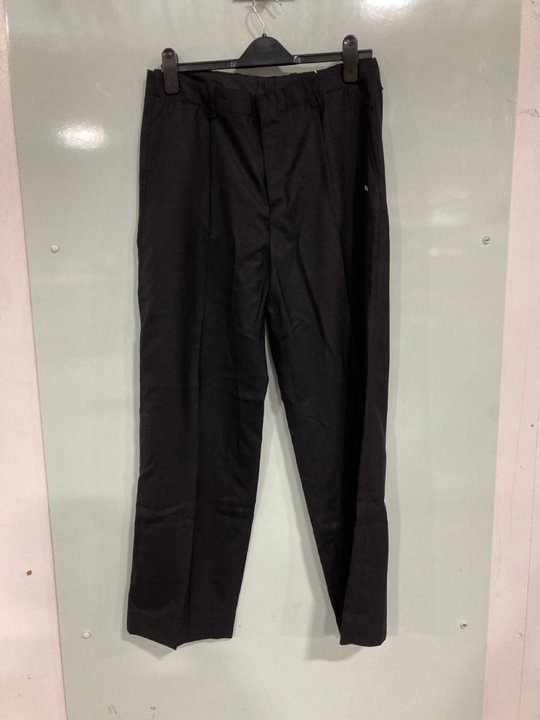 Lot 547  
            Marchington SR13 - Parcel Delivery Only 

                
OUR LEGACY MENS BORROWED CHINOS IN BLACK PANAMA WOOL - SIZE 48 - ORIGINAL RRP £33...