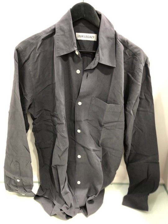 Lot 548  
            Marchington SR13 - Parcel Delivery Only 

                
OUR LEGACY MENS HEUSEN S/S SHIRT IN BLACK ALL DAY POPLIN - SIZE 48 - ORIGINAL RRP...