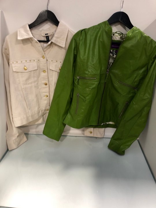 Lot 550  
            Marchington SR13 - Parcel Delivery Only 

                
3 X ASSORTED WOMENS CLOTHING IN VARIOUS SIZES TO INCLUDE BOD & CHRISTENSEN LEATHE...