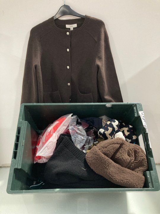 Lot 563  
            Marchington SR13 - Parcel Delivery Only 

                
QTY OF ASSORTED WOMENS CLOTHING IN VARIOUS SIZES TO INCLUDE H&M RIBBED VEST TOP I...