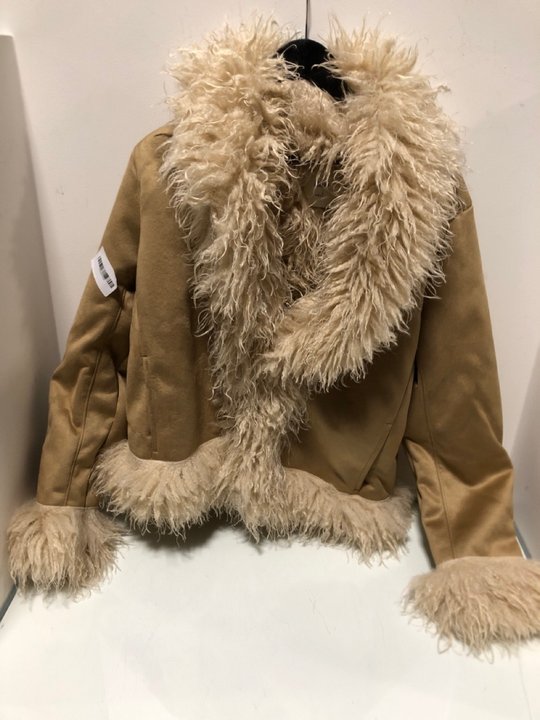 Lot 566  
            Marchington SR13 - Parcel Delivery Only 

                
HOLLISTER WOMENS FAUX FUR LINED COAT IN TAN - SIZE UK L: LOCATION - B5