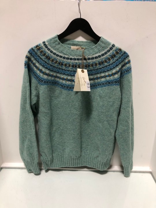 Lot 567  
            Marchington SR13 - Parcel Delivery Only 

                
CAMPBELLS OF BEAUTY WOMENS FAIRISLE CREW JUMPER IN VERDI GRIS - SIZE UK L - ORIGI...