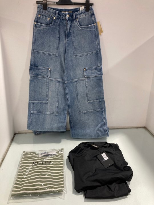 Lot 568  
            Marchington SR13 - Parcel Delivery Only 

                
3 X ASSORTED WOMENS CLOTHING IN VARIOUS SIZES TO INCLUDE JOULES L/S STRIPED TOP I...