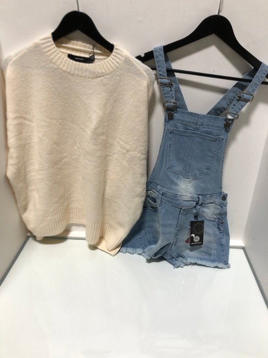 Lot 573  
            Marchington SR13 - Parcel Delivery Only 

                
INDIGO SOUL WOMENS DENIM DUNGAREES IN LIGHT BLUE - SIZE UK S TO INCLUDE VERO MODA...