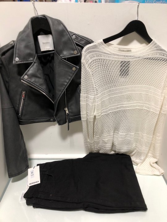 Lot 577  
            Marchington SR13 - Parcel Delivery Only 

                
3 X ASSORTED WOMENS CLOTHING IN VARIOUS SIZES TO INCLUDE BERSHKA FULL ZIP LEATHER...