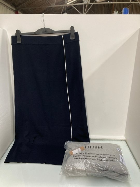 Lot 590  
            Marchington SR13 - Parcel Delivery Only 

                
HUSH COWL NECK SWEATSHIRT IN GREY MARL - UK SIZE: XL TO INCLUDE FRENCH CONNECTION...