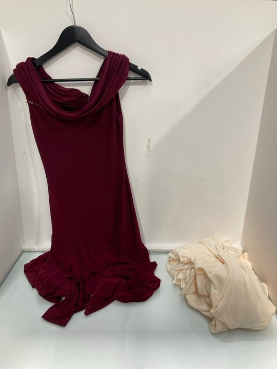 Lot 591  
            Marchington SR13 - Parcel Delivery Only 

                
CLUB L LONDON GRAZIANA PALE LEMON HIGH-NECK GATHERED DRAPED MAXI DRESS - UK SIZE:...