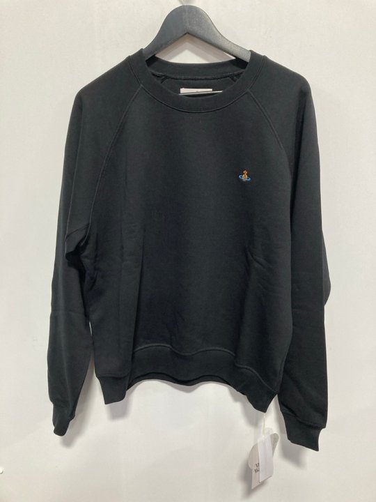 Lot 593  
            Marchington SR13 - Parcel Delivery Only 

                
VIVIENNE WESTWOOD RAGLAN SWEATSHIRT IN BLACK - UK SIZE: LARGE - ORIGINAL RRP: £27...