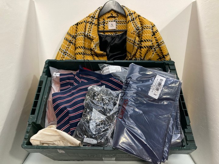 Lot 598  
            Marchington SR13 - Parcel Delivery Only 

                
QTY OF ASSORTED WOMENS CLOTHING IN VARIOUS SIZES TO INCLUDE BERSHKA RED JUMPER - ...