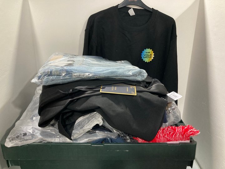 Lot 605  
            Marchington SR13 - Parcel Delivery Only 

                
QTY OF ASSORTED MENS CLOTHING IN VARIOUS SIZES TO INCLUDE MOTEL DENIM LOW RISE RO...